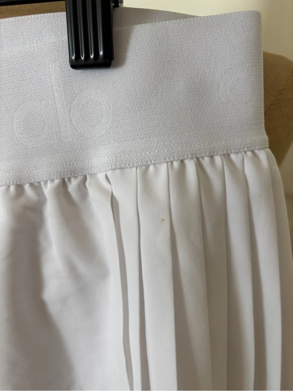 ALO Yoga White Pleated Circle Skort